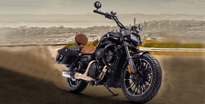 ?The all-new Weifeng YY250 model makes a striking debut